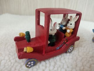 4 Coches madera conejitos vintage