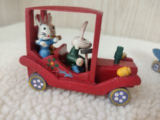 4 Coches madera conejitos vintage
