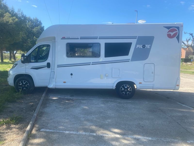 autocaravana pilote 696 base fiat ducato - foto 1