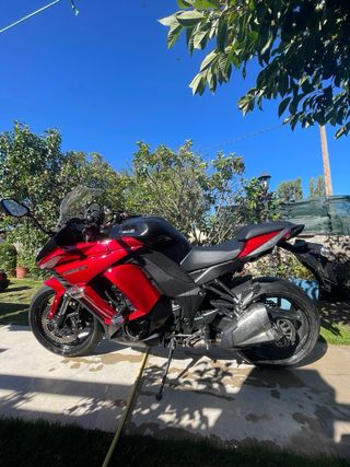 Kawasaki Z1000SX touring