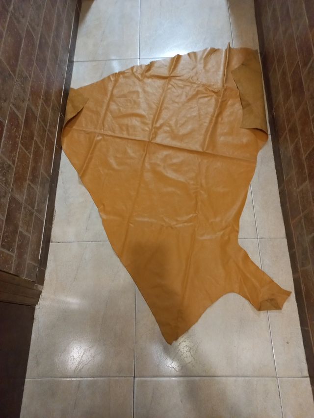 Piel color canela 80 x 80 . 675356002 solo guasa