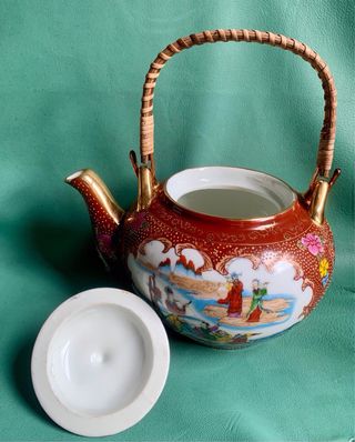 TETERA PORCELANA CHINA CON ASA DE RATAN