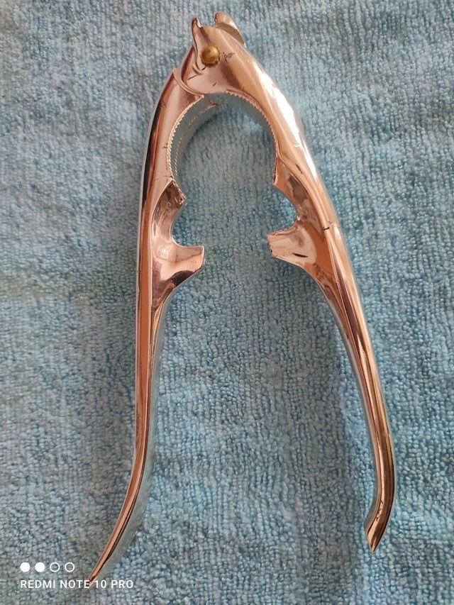 Schiaccianoci Olimpic a forma di pesce