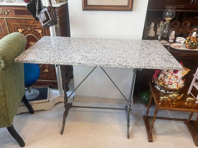 Mesa jardín mármol forja