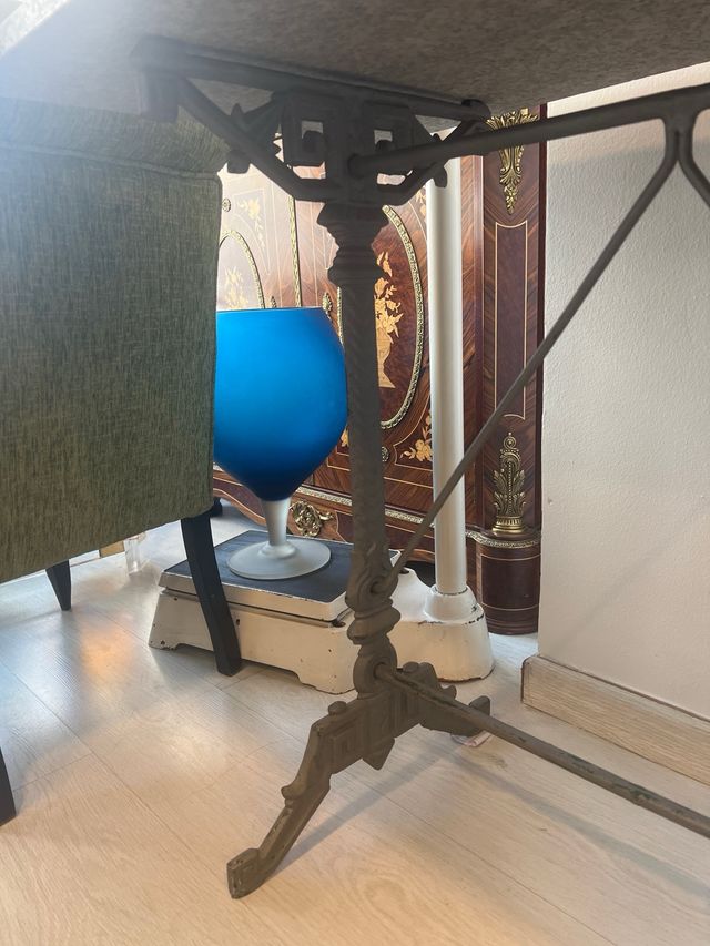 Mesa jardín mármol forja