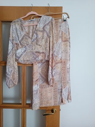 Conjunto top y falda. Top S y falta xs