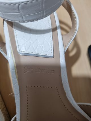 Sandalias cuña blancas