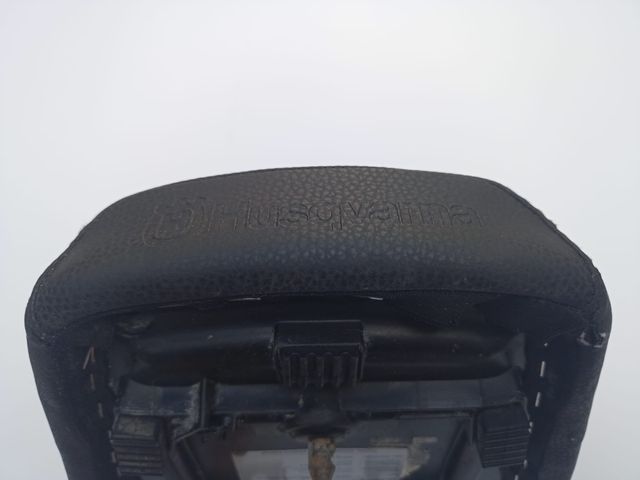 Asiento Husqvarna Svartpilen 401