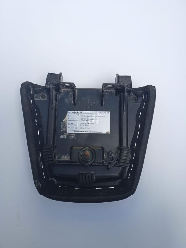 Asiento Husqvarna Svartpilen 401