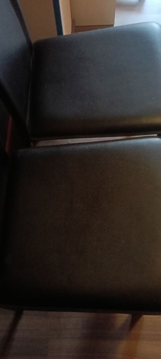 2 Sillas Comedor - Piel Sintética Negra