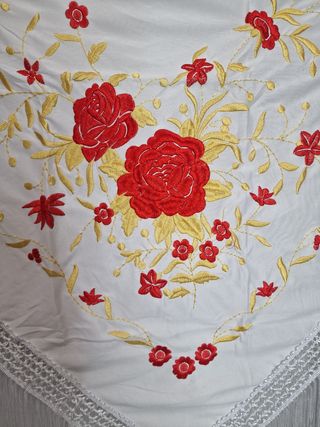 Manton flamenca