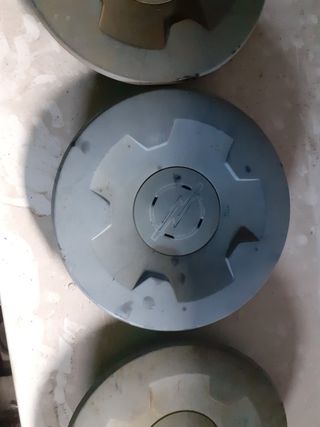 3 Tapacubos opel movano