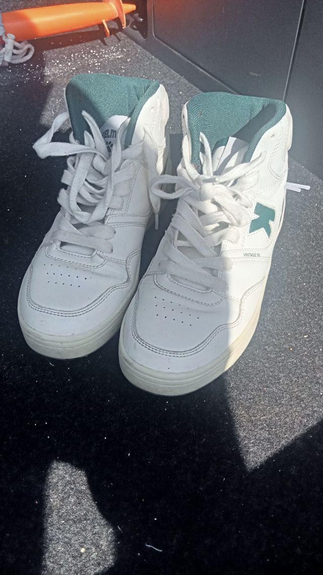 Botines Kelme t 37, como nuevos