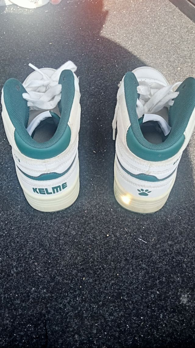 Botines Kelme t 37, como nuevos