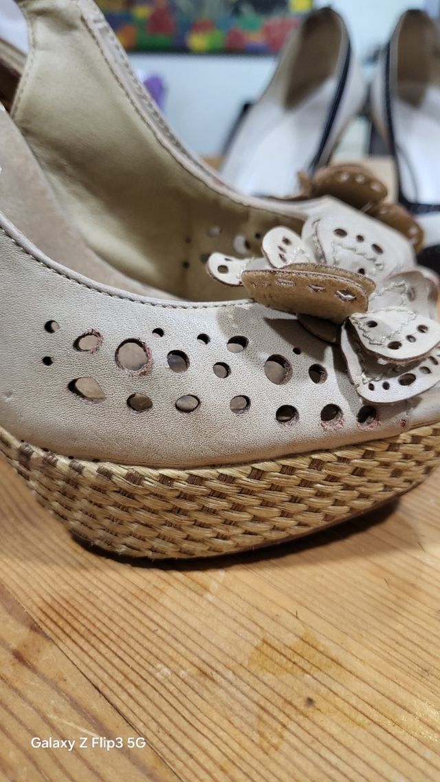 Zapatos tacón beige