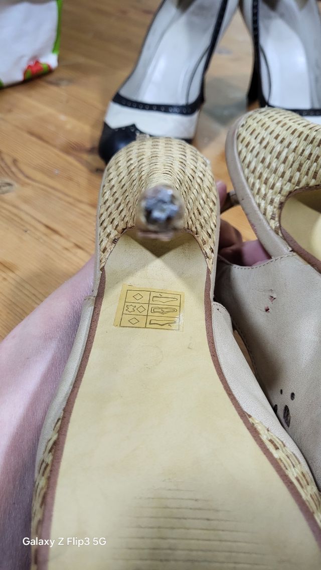 Zapatos tacón beige