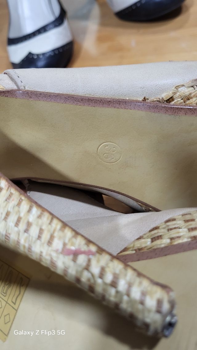 Zapatos tacón beige