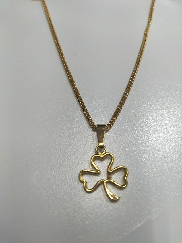 Dije trébol tres hojas suerte colgante