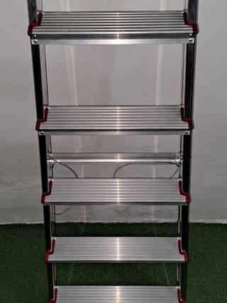 Escalera aluminio 5 peldaños