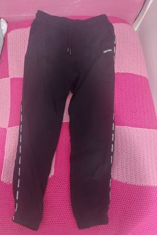 Pantalón chándal negro de Kiabi 