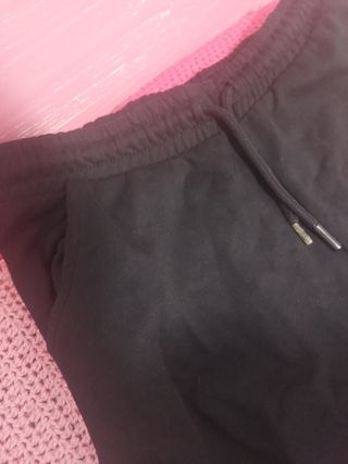Pantalón chándal negro de Kiabi 