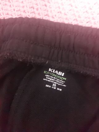 Pantalón chándal negro de Kiabi 