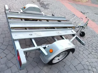 Remolque para moto con documentación