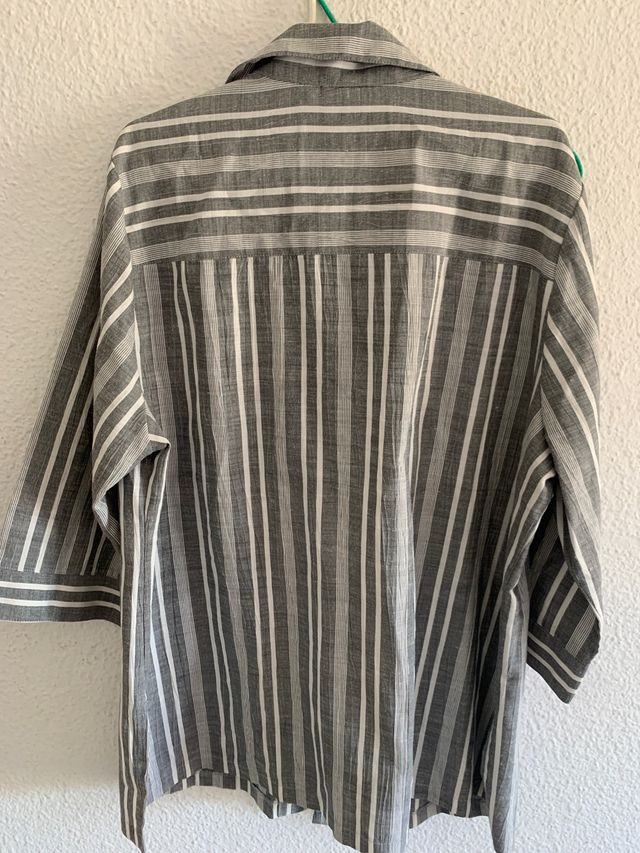 Bonita camisa  sin uso. Perfecto estado