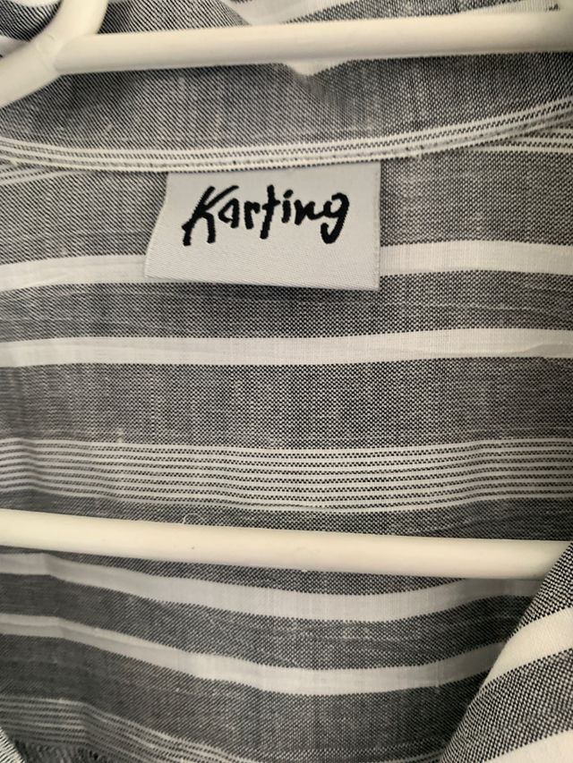 Bonita camisa  sin uso. Perfecto estado