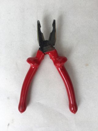 Alicates ALYCO aislados para alta tension