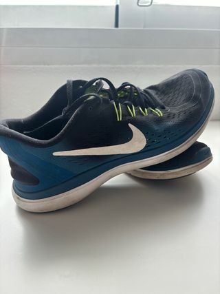 Zapatillas Nike Running - Azul y Negro