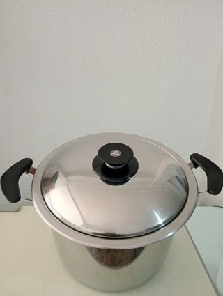 ,.Olla AMC DIAM. 28 C. ALTA 18,5 CM. CABEN 6,5LITR