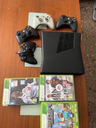 Xbox 360 + 4 mandos + 18 juegos