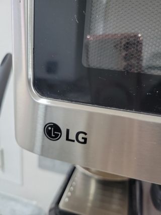 Microondas con funciones de horno LG - Fácil Limpi