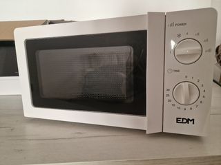 Microondas EDM - 700W
Tiene poco uso 