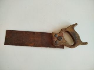 Antiguo serrucho de carpintero, marca Bellota