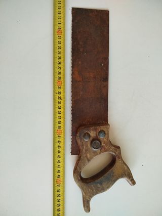 Antiguo serrucho de carpintero, marca Bellota
