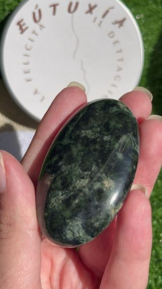 Set 8 di Palmstone: Agata Muschiata Quarzo Ematoide Avventurina verde Agata Orca Apatite Sodalite Diaspro Kambaba e Agata Sakura
