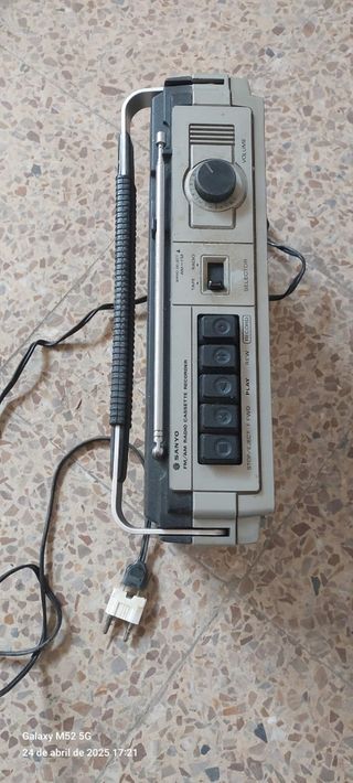 Radio Cassette Sanyo - Portátil