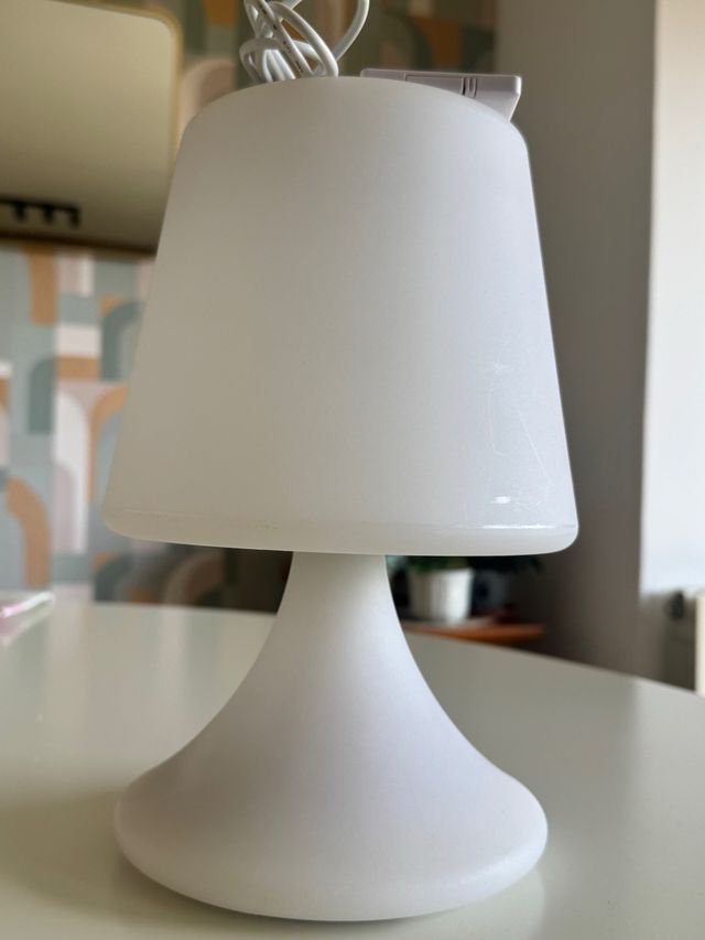 Lampada led con altoparlante bluetooth