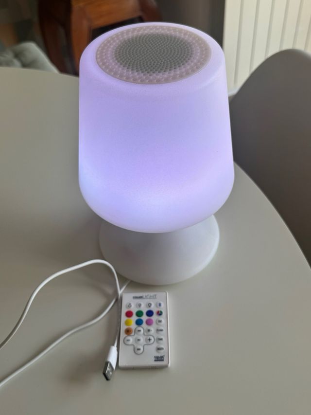 Lampada led con altoparlante bluetooth