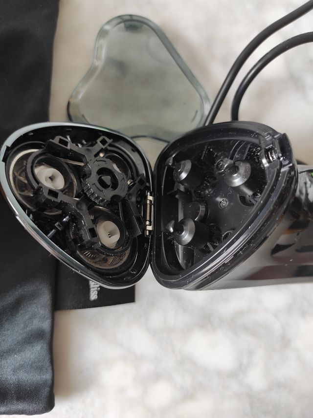 Afeitadora eléctrica Kissliss - 3 cabezales