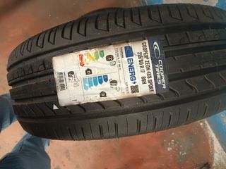 Neumático 215 60 17