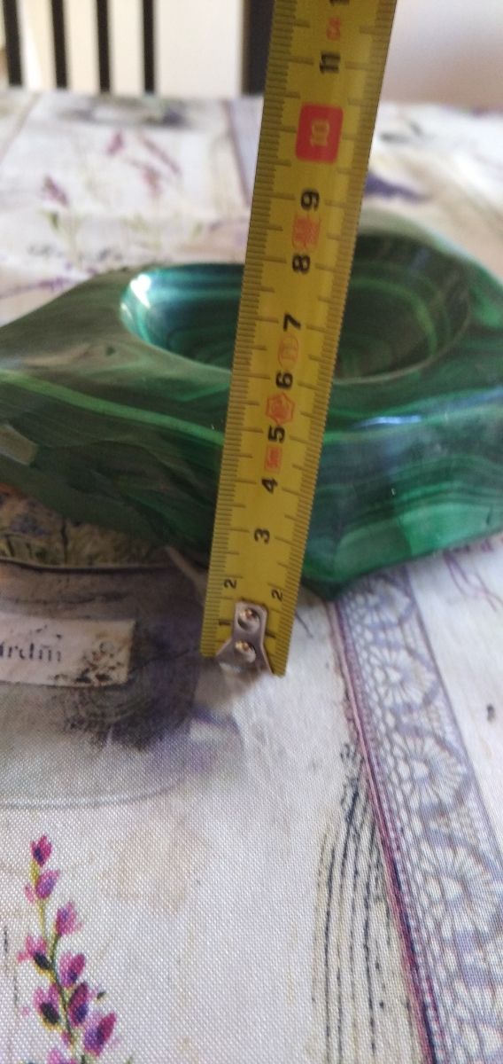 Cenicero de malaquita hecho a mano 
África