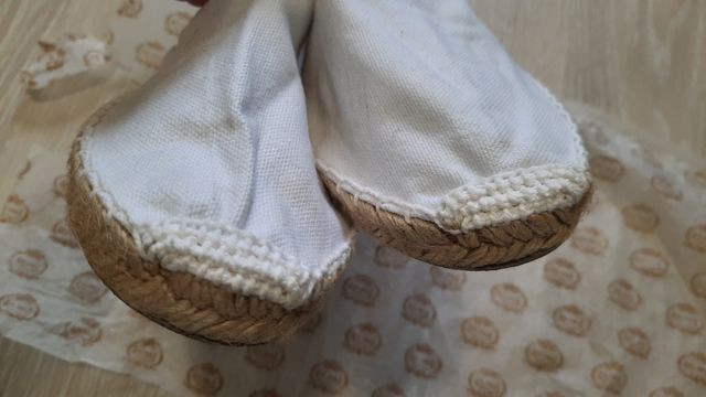 Alpargatas blancas