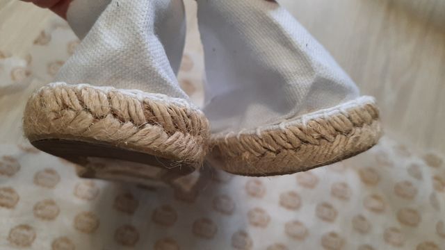 Alpargatas blancas