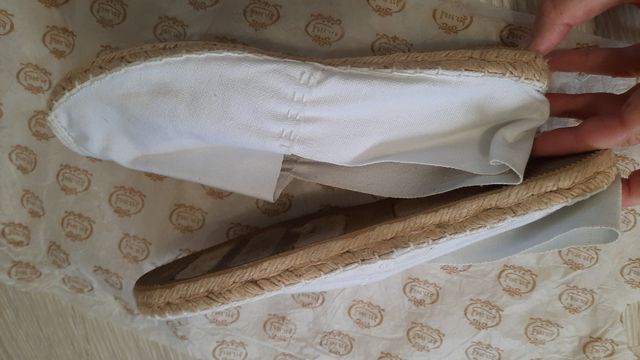 Alpargatas blancas