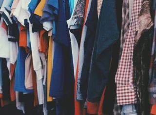 9 kilos ropa usada de marca de hombre 