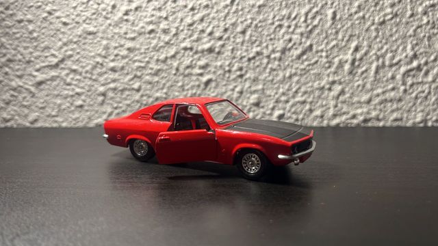 OPEL MANTA 1900 SR E:1/43 SOLIDO
