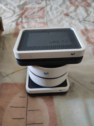 2 decos UHD Tv y amplificador smart wifi.